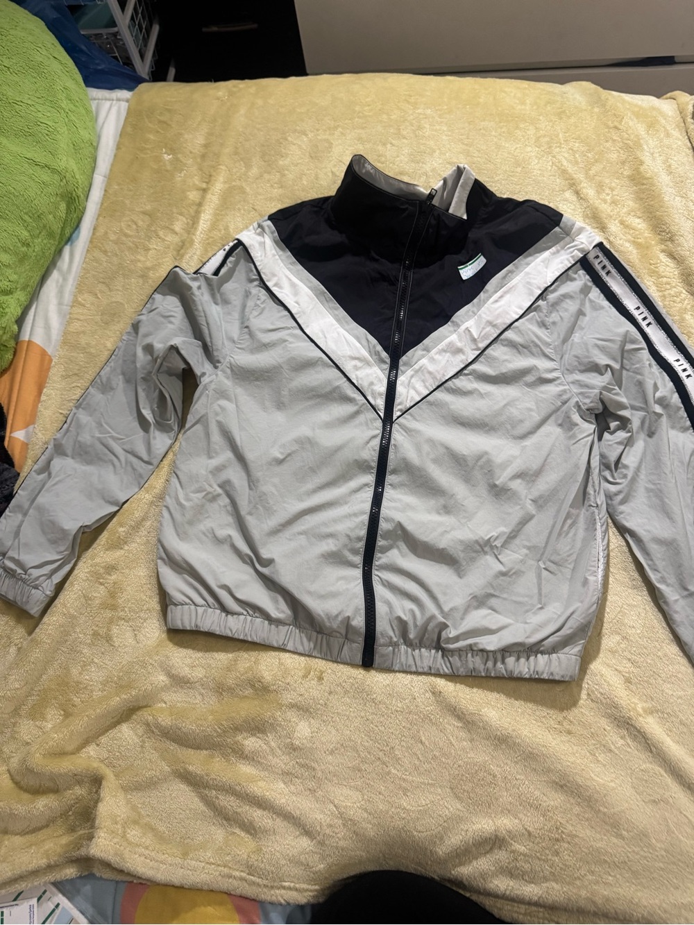 PINK Victoria's Secret women Light Gray and Black Windbreaker Jacket